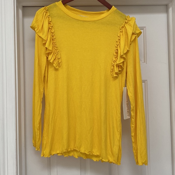 Ribbed Long Sleeved blouse. Gold NWT Size Medium - Picture 2 of 4